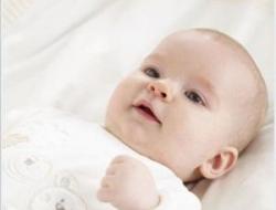 Saat bayi baru lahir mulai melihat dan mendengar: ciri-ciri perkembangan Pendengaran pada bayi baru lahir di bulan pertama