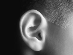 Kotoran telinga di telinga: gejala, pengangkatan di rumah